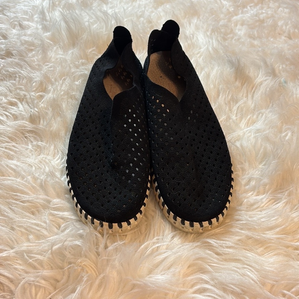 Isle of Jacobsen Tulip Black Perforated Slip-On Shoes Sz EU 40